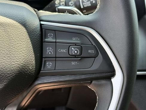 Used 2024 Jeep Grand Cherokee L Laredo AWD/4WD image 19