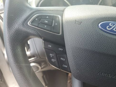 Used 2016 Ford Focus SE FWD image 17