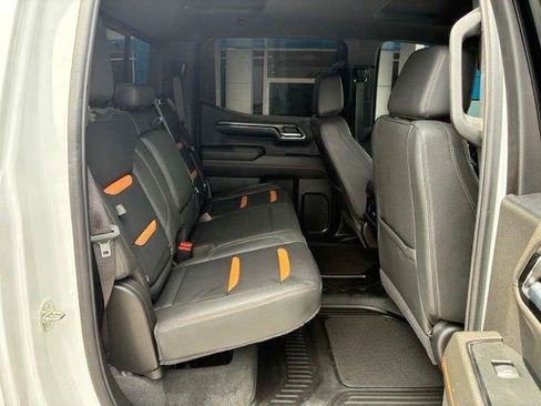 Used 2024 GMC Sierra 1500 AT4 w/ AT4 Premium Package AWD/4WD image 10