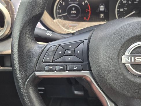 Used 2024 Nissan Versa SV w/ Trunk Package FWD image 20