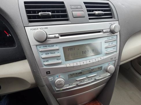 Used 2009 Toyota Camry XLE FWD image 13