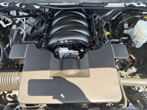 Used 2018 Chevrolet Silverado 1500 LTZ w/ Sport Package AWD/4WD image 39