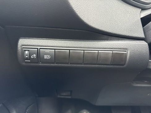 Used 2025 Toyota Corolla LE image 22