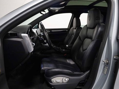 Used 2017 Porsche Cayenne image 5