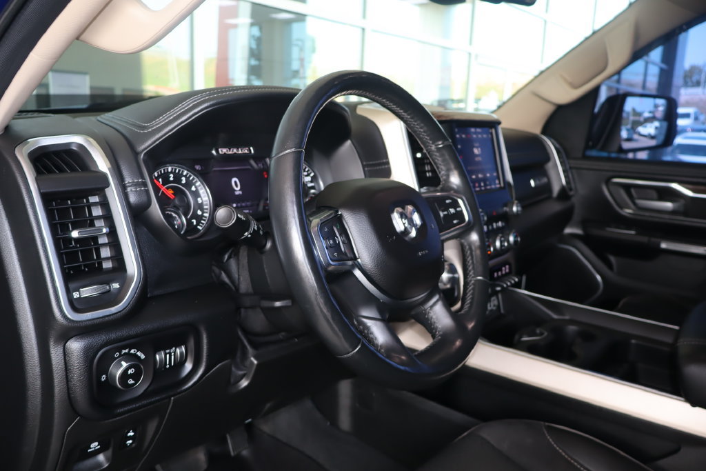 Used 2019 RAM 1500 Laramie AWD/4WD image 15