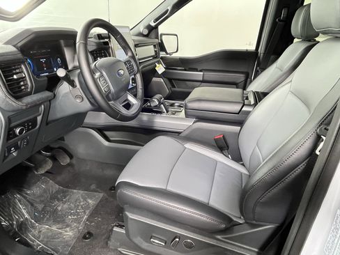 New 2025 Ford F150 Lightning Lariat image 10