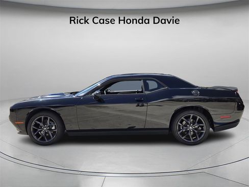 Used 2023 Dodge Challenger SXT w/ Blacktop Package image 4