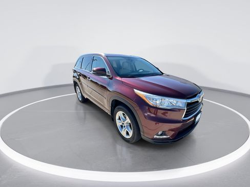 Used 2015 Toyota Highlander Limited Platinum AWD/4WD image 2