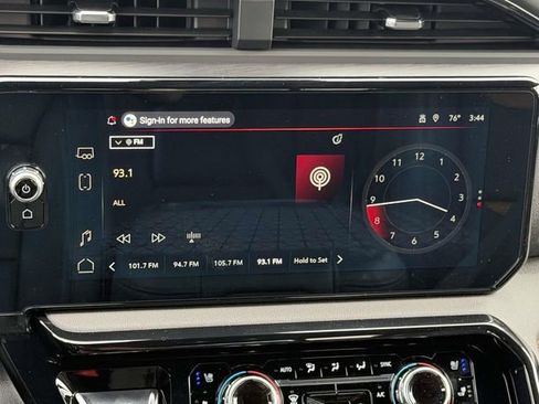 Used 2025 GMC Sierra 1500 AT4 w/ AT4 Premium Package AWD/4WD image 13