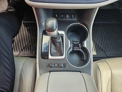 Used 2018 Toyota Highlander Limited Platinum image 25