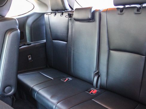 Used 2023 Toyota Highlander XLE FWD image 21