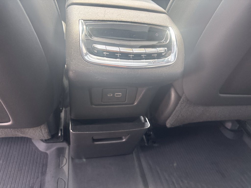 Used 2020 Cadillac XT6 Premium Luxury FWD image 33