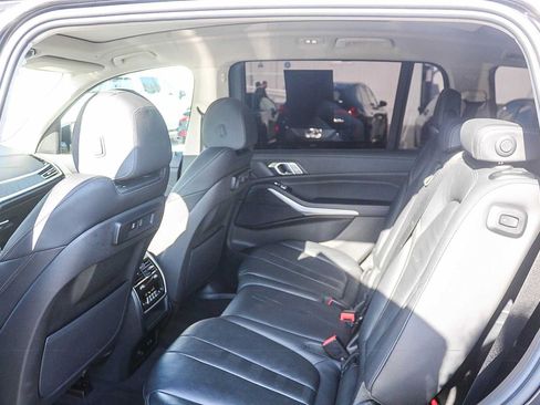Used 2022 BMW X7 xDrive40i w/ Premium Package AWD/4WD image 17