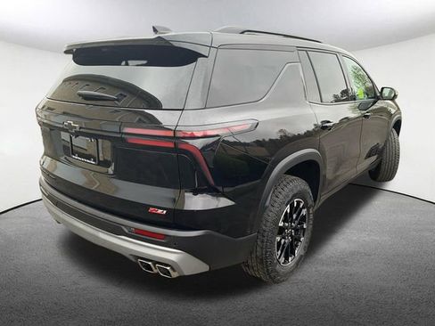 Used 2024 Chevrolet Traverse Z71 w/ Enhanced Driving Package AWD/4WD image 13