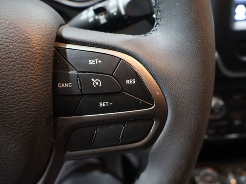 Used 2022 Jeep Cherokee Latitude Lux image 34