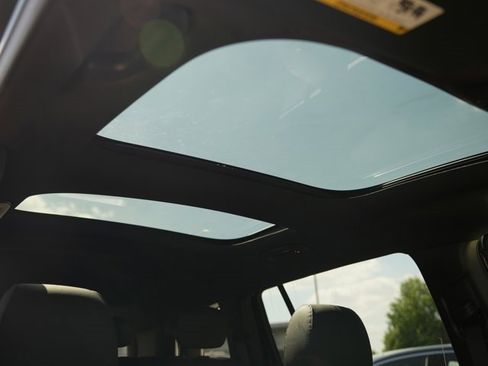 Used 2026 Mercedes-Benz GLB 250 4MATIC image 24