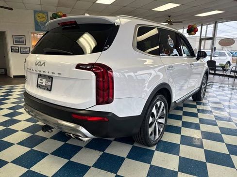 Used 2022 Kia Telluride S image 7