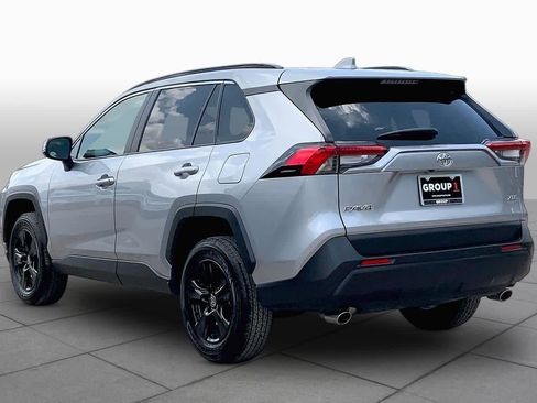Used 2025 Toyota RAV4 XLE FWD image 12