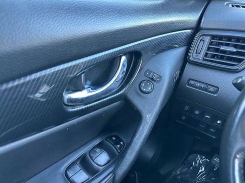 Used 2018 Nissan Rogue SL image 39