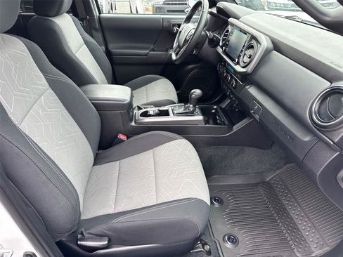 Used 2023 Toyota Tacoma TRD Sport AWD/4WD image 16