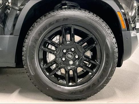 Used 2025 Land Rover Defender 90 S AWD/4WD image 8