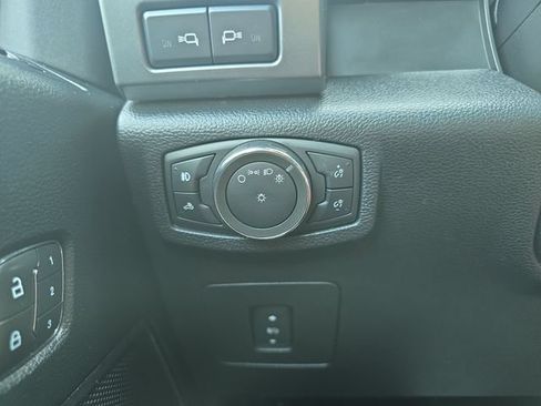 Used 2016 Ford F150 Lariat w/ Equipment Group 502A Luxury AWD/4WD image 28