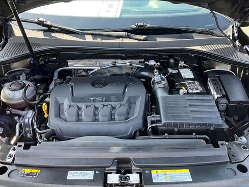Used 2021 Volkswagen Tiguan SE FWD image 9