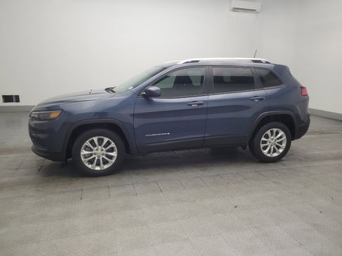 Used 2021 Jeep Cherokee Latitude FWD image 2