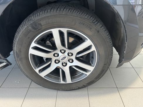 Used 2022 Ford Expedition XLT AWD/4WD image 9