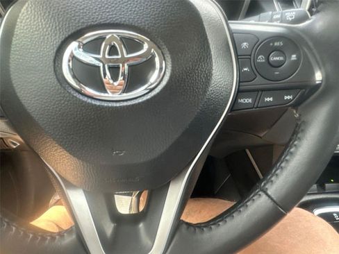 Used 2025 Toyota Corolla Cross XLE FWD image 25