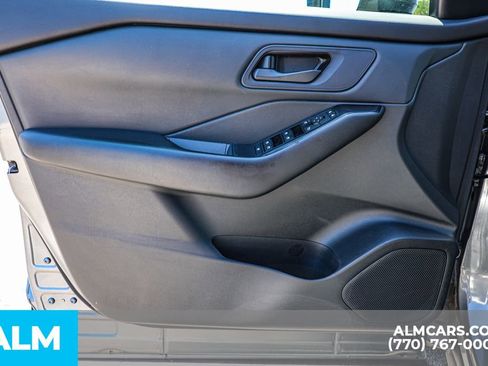 Used 2024 Nissan Rogue S FWD image 46