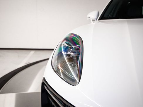 Certified 2026 Porsche Macan S AWD/4WD image 13