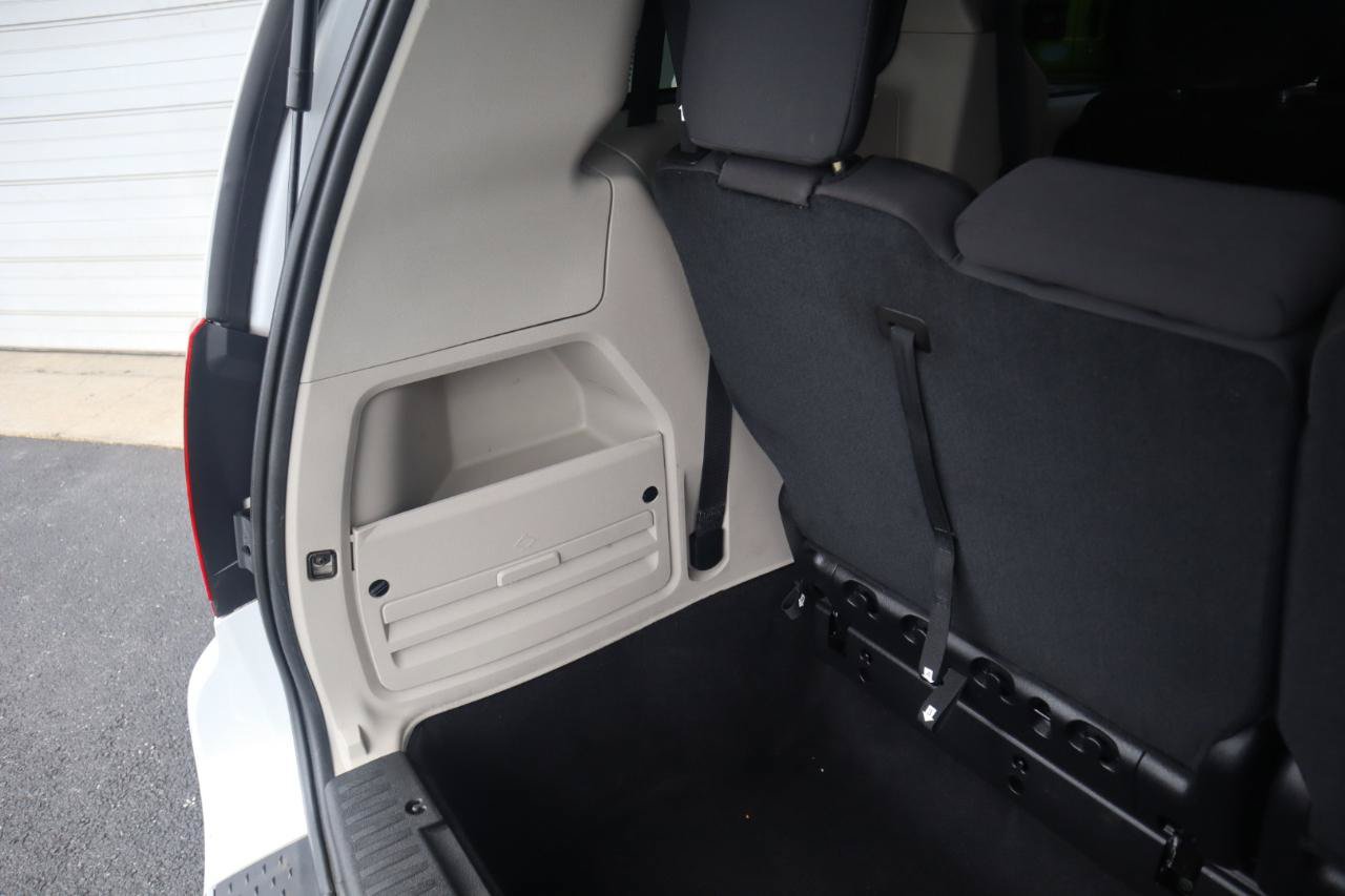 Used 2019 Dodge Grand Caravan SE w/ UConnect Hands-Free Group FWD image 46