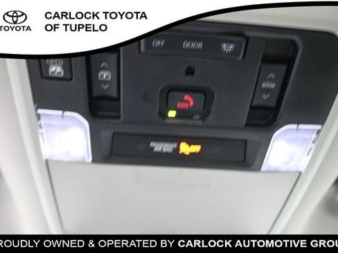 Used 2024 Toyota Tundra Limited AWD/4WD image 31