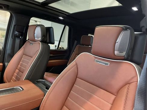 Used 2024 GMC Yukon Denali Ultimate image 20