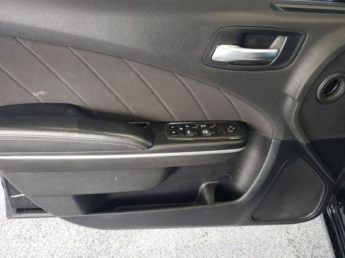Used 2022 Dodge Charger SXT RWD image 15