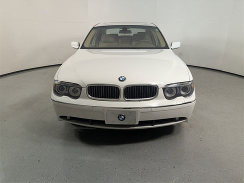 Used 2004 BMW 745Li image 2