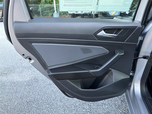 Used 2026 Volkswagen Jetta SE FWD image 20