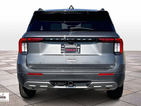 New 2026 Ford Explorer Active w/ Active Comfort Package RWD image 4