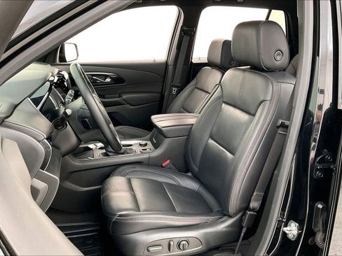 Used 2023 Chevrolet Traverse RS w/ LPO, Floor Liner Package image 30