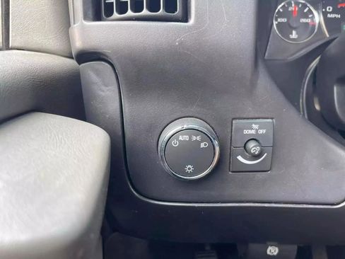 Used 2013 Chevrolet Express 3500 image 18