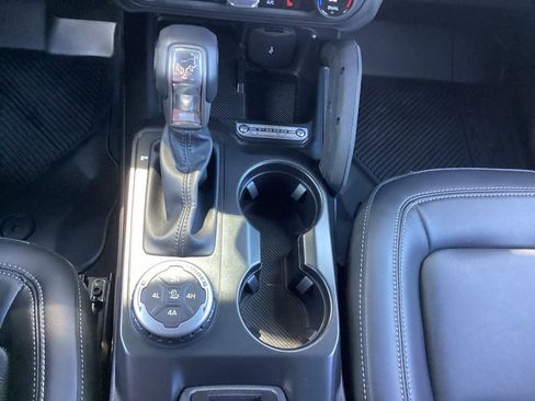 New 2025 Ford Bronco Outer Banks w/ Sasquatch Package AWD/4WD image 60