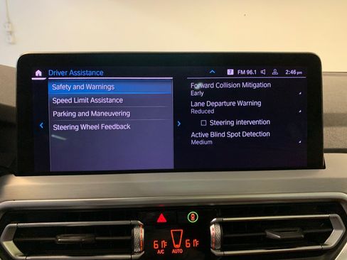 Used 2023 BMW X4 xDrive30i w/ M Sport Package AWD/4WD image 36