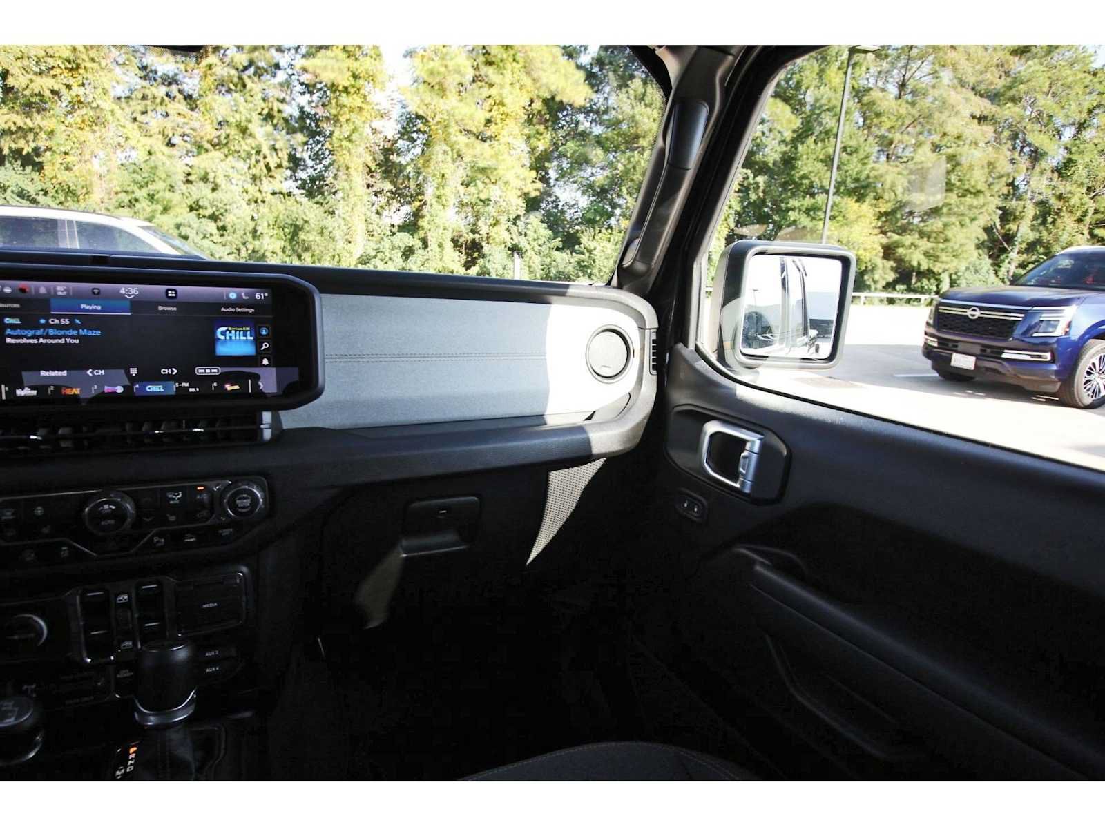 Used 2024 Jeep Gladiator Sport AWD/4WD image 8