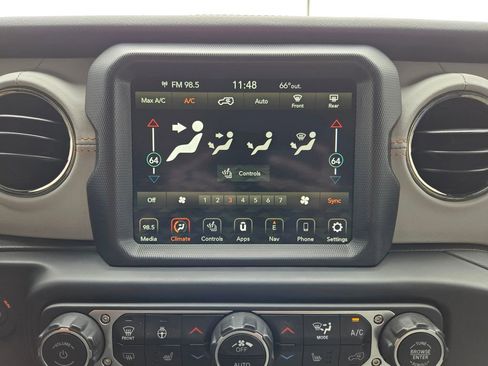 Used 2023 Jeep Wrangler Unlimited Sahara AWD/4WD image 23