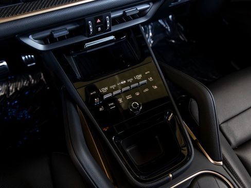 New 2025 Porsche Cayenne S image 34