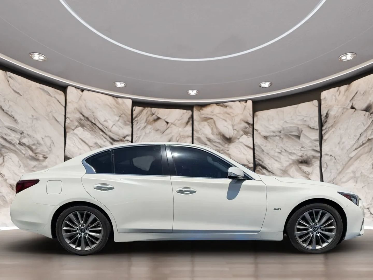 Used 2019 INFINITI Q50 Luxe w/ Essential Package (3.0T Luxe) RWD image 4