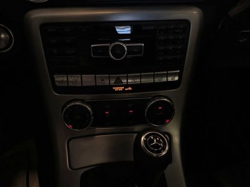 Used 2015 Mercedes-Benz SLK 350 image 10