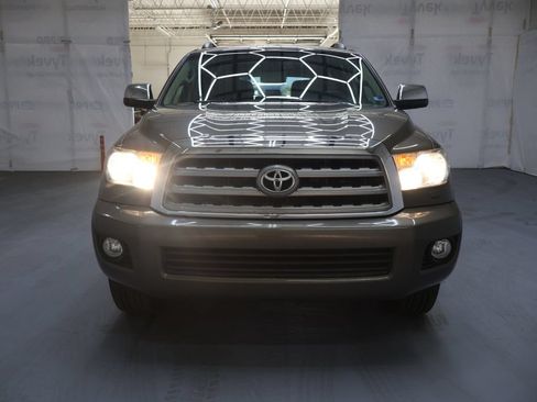 Used 2017 Toyota Sequoia Limited w/ Safety & Convenience Package RWD image 2