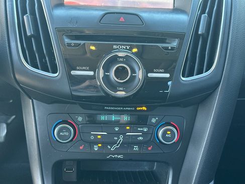 Used 2017 Ford Focus SEL w/ Cold Weather Package image 29